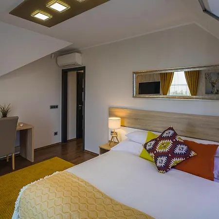 Vitis Kuria 7171 Hotel