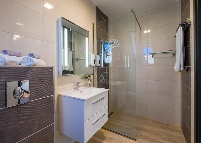 Vitis Kuria 7171 Hotel